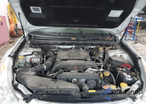 2010 Subaru Outback 2.5I Limited z USA, uszkodzony, nr VIN 4S4BRCKC1A3371817